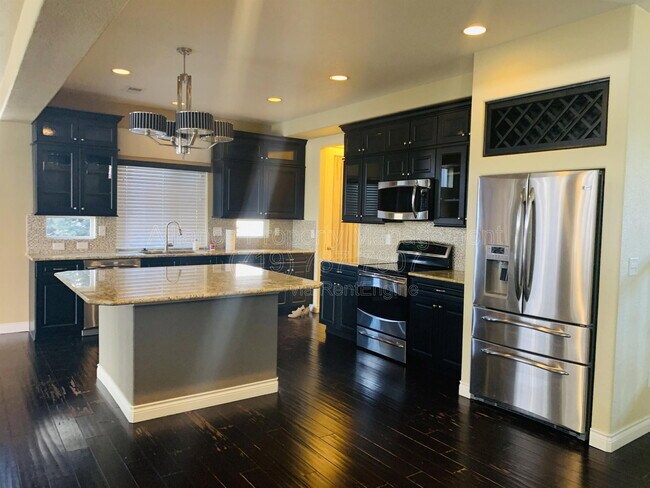 Building Photo - 8284 Cypress Wood Dr