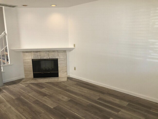 Foto del edificio - Desirable 3 Bedroom Townhouse on the Southside of Livermore