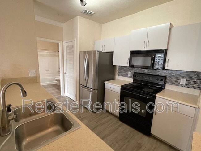 Photo - 8290 Gate Pkwy W Apartment