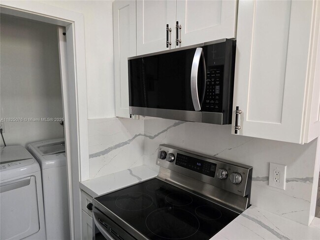 Foto del edificio - 814 SW 13th St