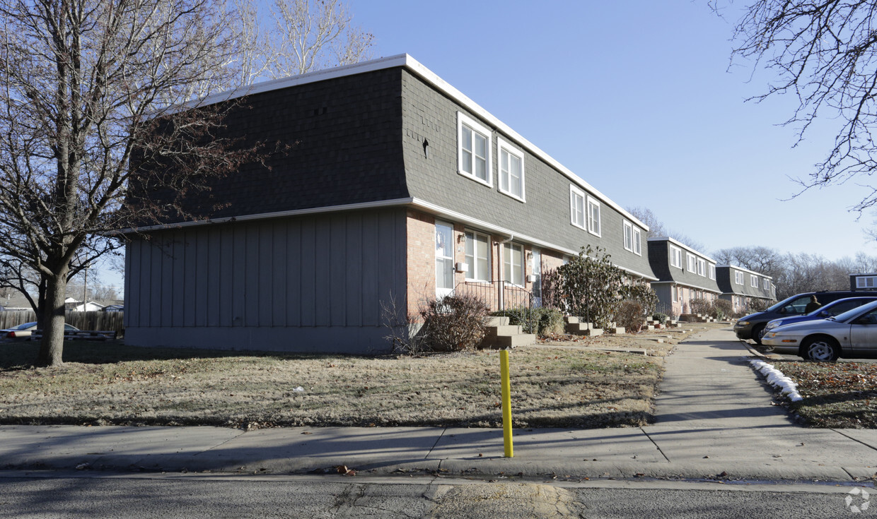 Primary Photo - Sheridan West Townhouses