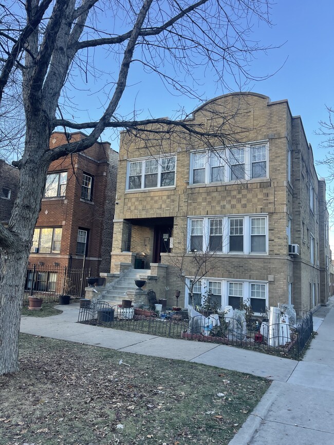 Building Photo - 5300 W Altgeld St