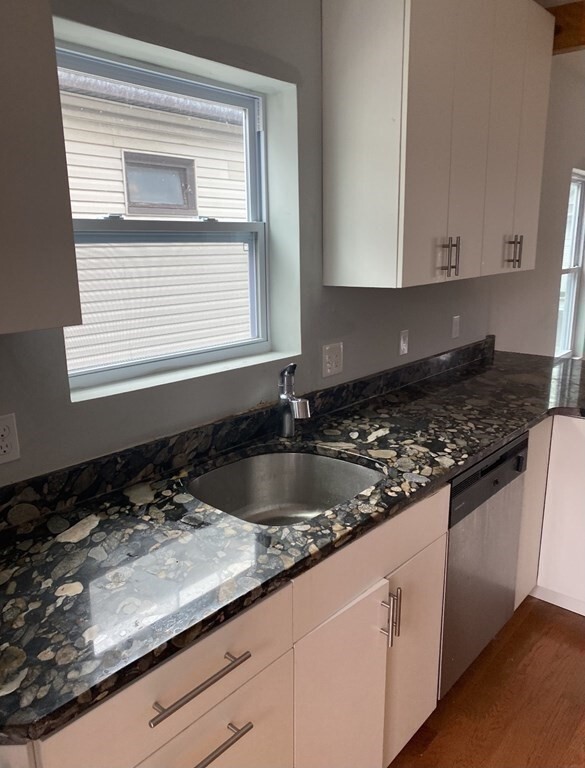 Building Photo - 50 Linden St