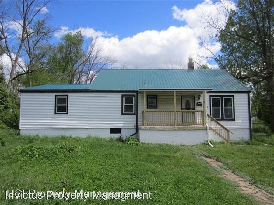 Primary Photo - 4 br, 1 bath House - 3205 N Gladstone
