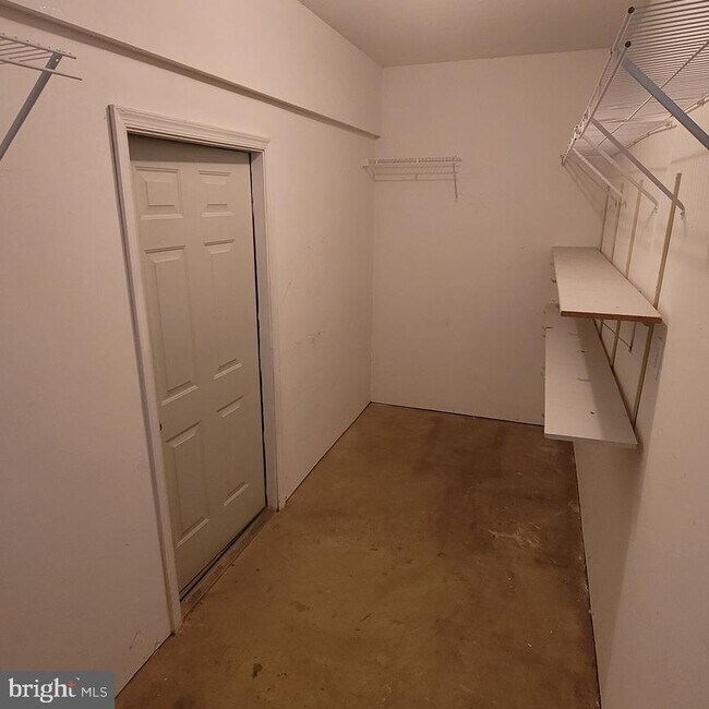 Building Photo - 672 Heathwalk Mews