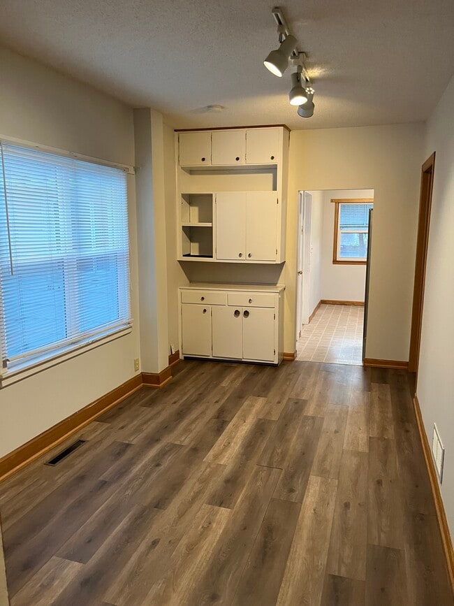 Dining room - 455 S Arch Ave