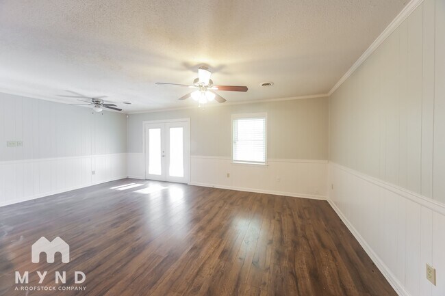 Foto del edificio - 7401 Briarwood Cove