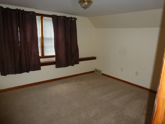 bedroom - 2954 Thinnes St