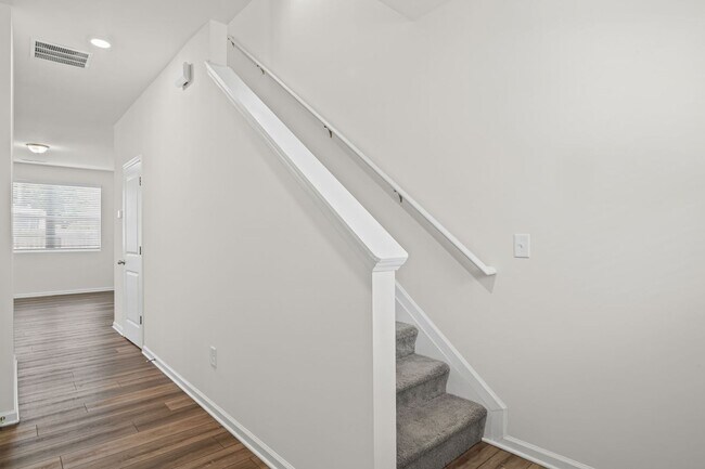 Building Photo - ***MOVE IN SPECIAL -$500 OF FIRST 2 MONTHS RENT WITH A FEBRARY 13TH OR SOONER MOVE IN DATE***Welc...