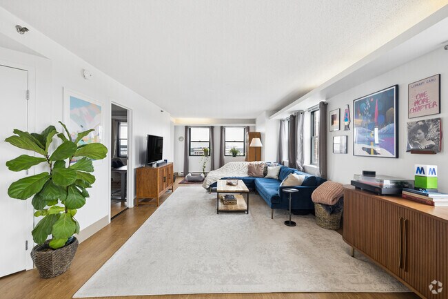 2 habitaciones, 2 baños - 1285 pies cuadrados - Sala de estar - Back Bay Tower