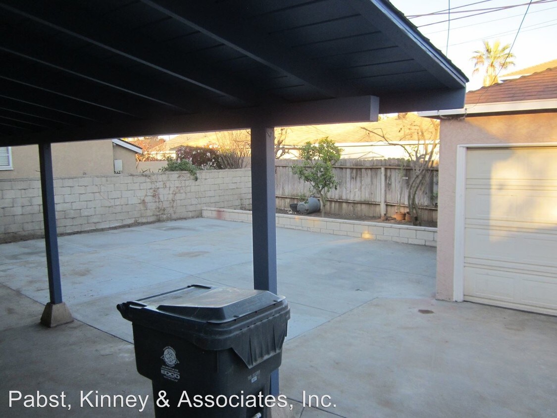 Building Photo - 3 br, 1 bath House - 4822 LOMINA AVENUE