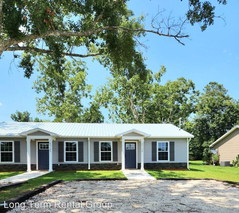 2 br, 1 bath House 25129 Lavinia Ave House Rental in Elberta, AL
