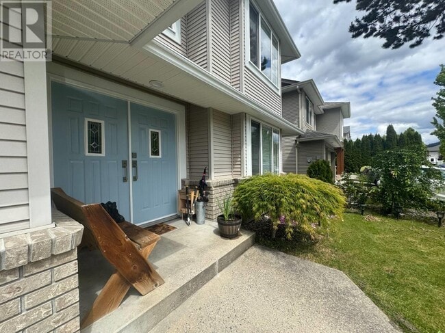 Building Photo - 23881 114A Ave