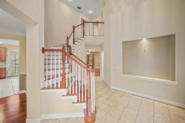 Building Photo - 10628 Chestnut Ridge Rd