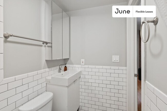 Foto del edificio - Full bedroom in 2 bed/1 bath Home