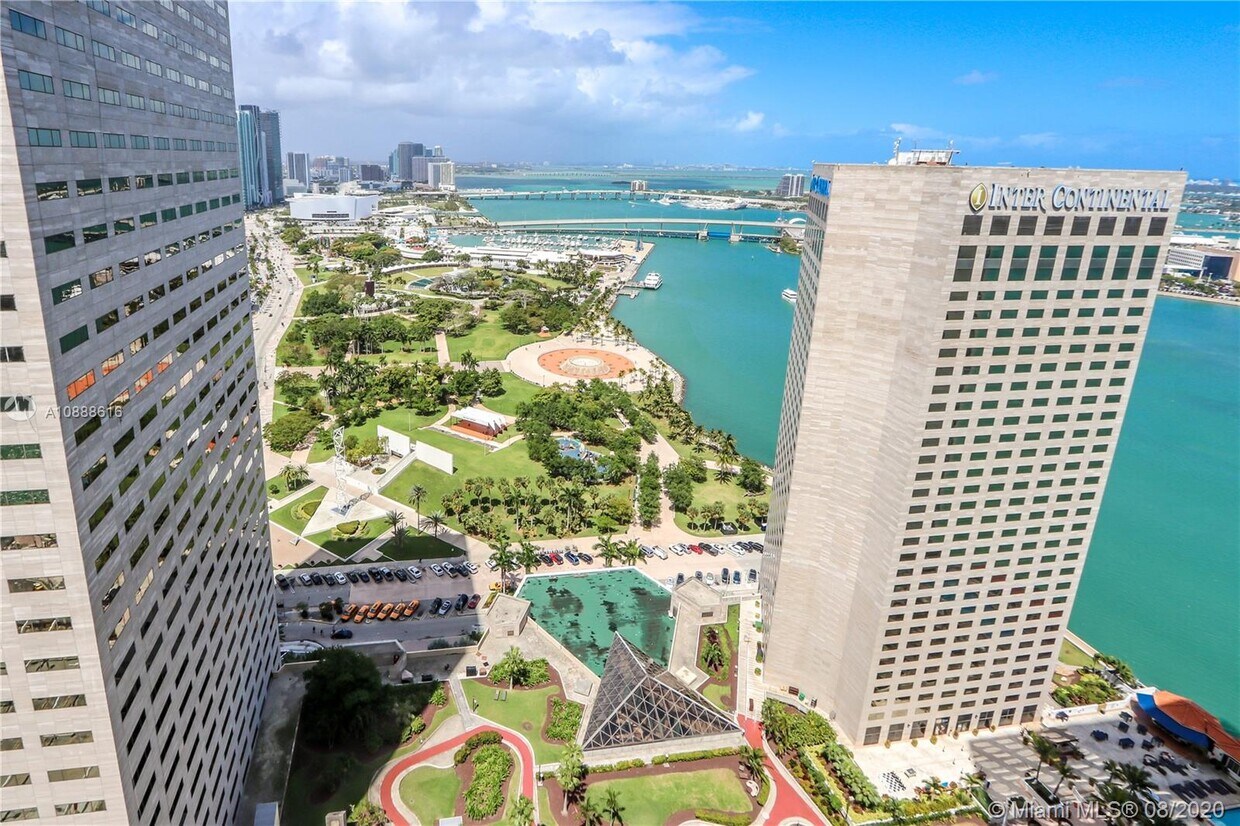 325 S Biscayne Blvd Unit 4020, Miami, FL 33131 Condo for Rent in