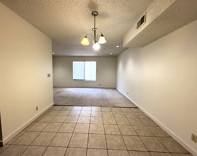 Building Photo - 1330 N Perry Ave
