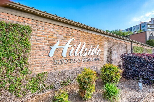 Building Photo - 5222 Memorial Drive Unit 5222