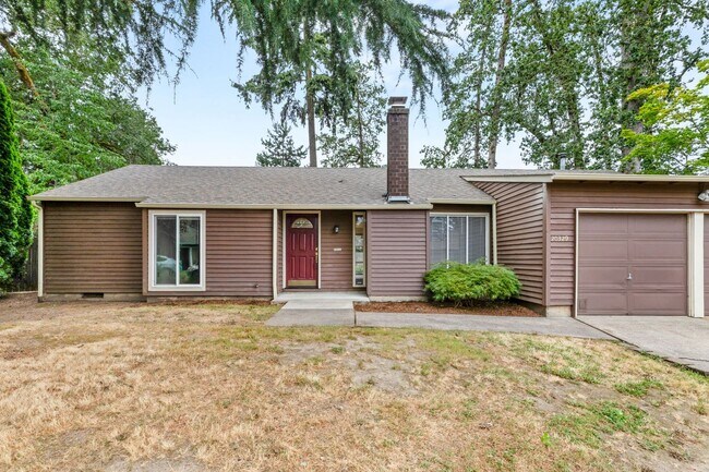 Building Photo - Must See! 3 bed/2 bath home with amazing private backyard - Double Garage/Community Pool