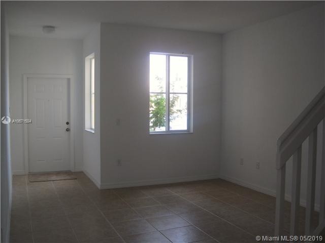 Building Photo - 9084 SW 17th Ct