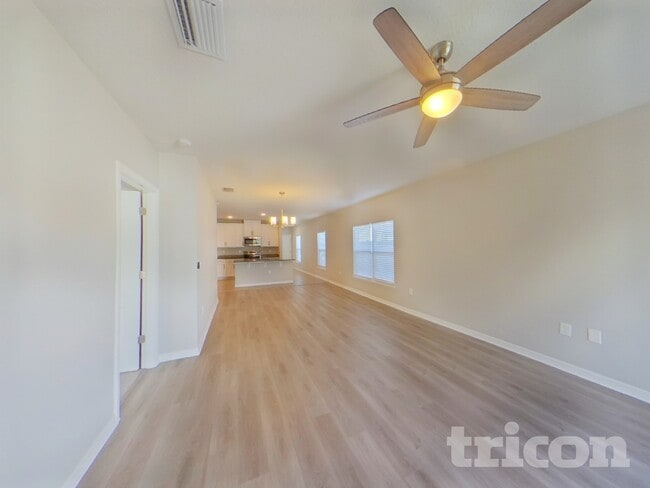 Building Photo - 11120 High Noon Trl