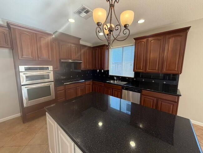 Foto del edificio - 4 Bedroom Home in Whitney Ranch with Access to Clubhouse