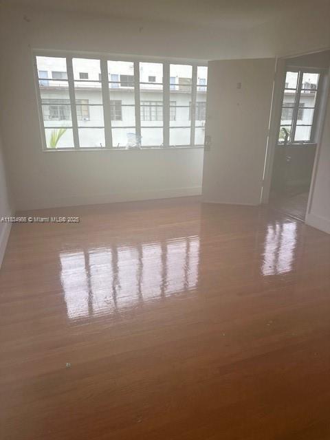 Building Photo - 985 Bay Dr