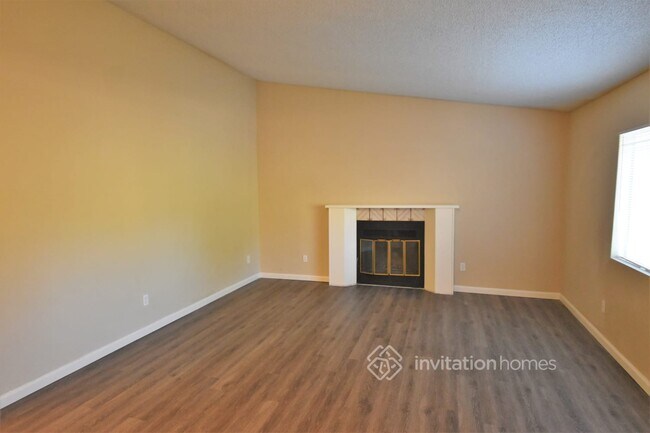 Building Photo - 11125 Arlington Ave
