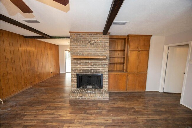 Foto del edificio - 753 Mary Ethel Dr