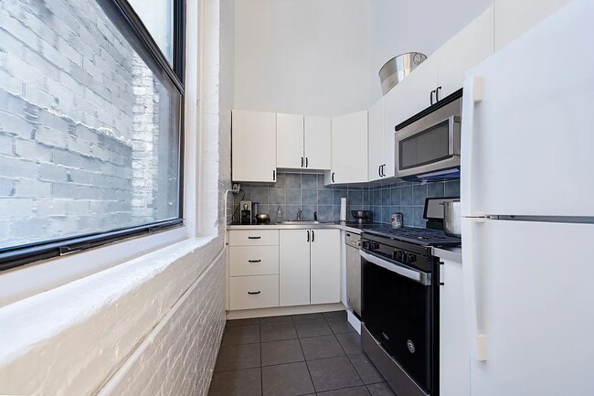 Building Photo - 57 Jay Street