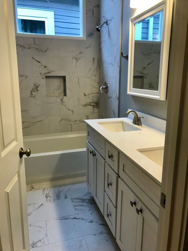 Foto del edificio - 919-919 N Prieur St