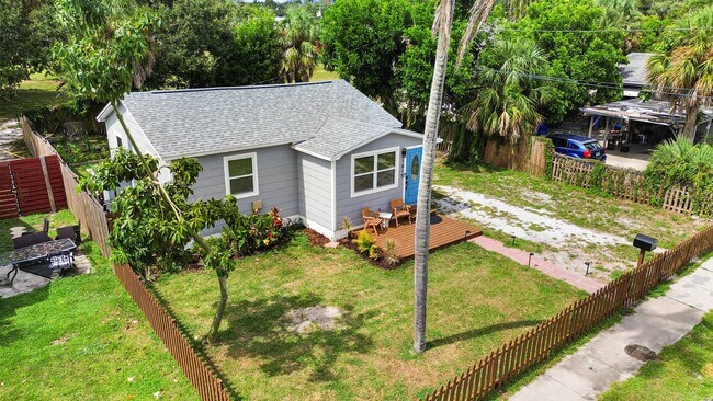 Foto del edificio - 1815-1812 12th St S