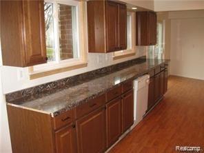 Building Photo - 23886 Beacon Dr
