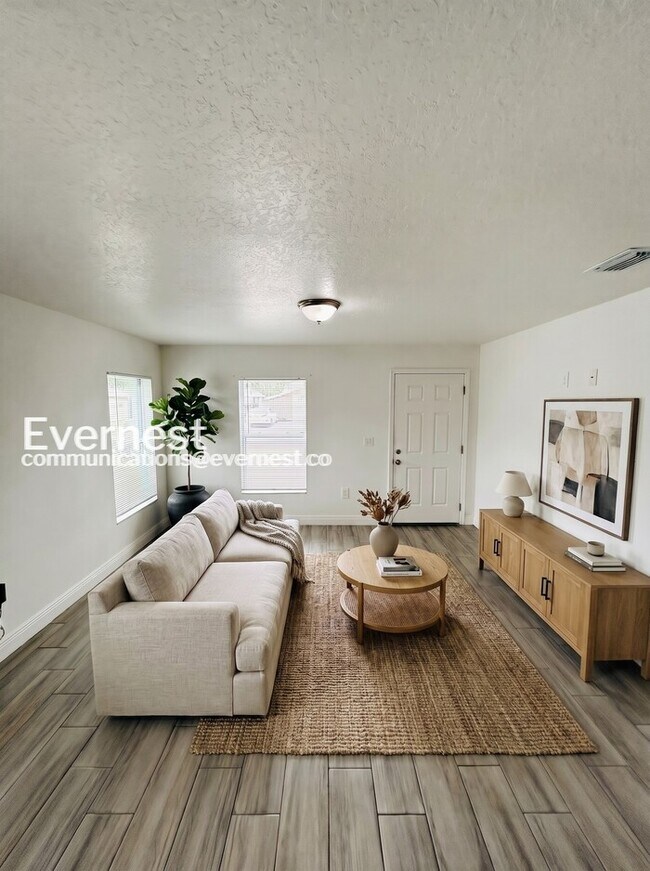 Building Photo - 1132 Maybury Dr