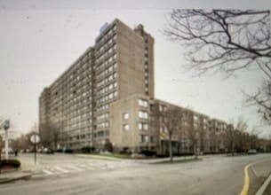 Building Photo - 1731 Beacon St