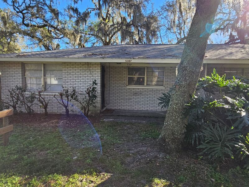 Primary Photo - 5307 Oakwood Ct