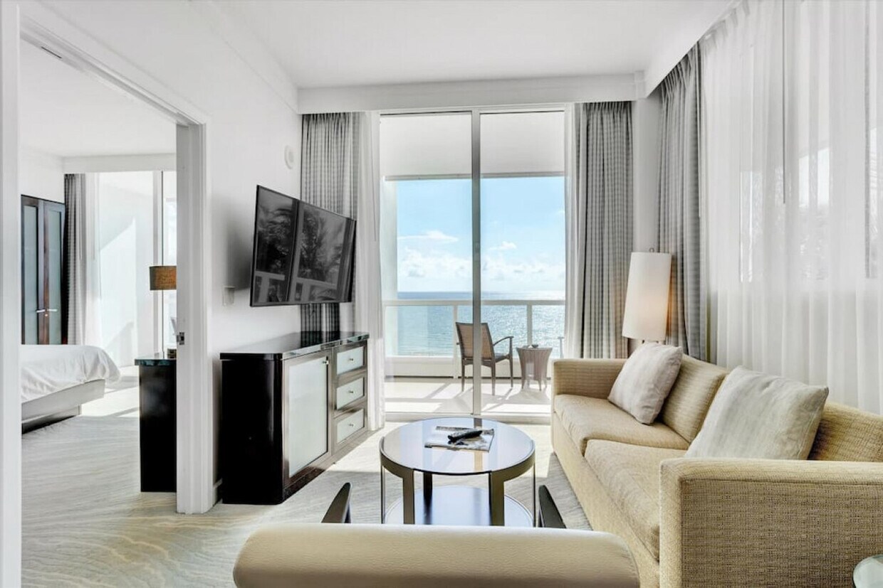 Foto principal - 4391 Collins Ave