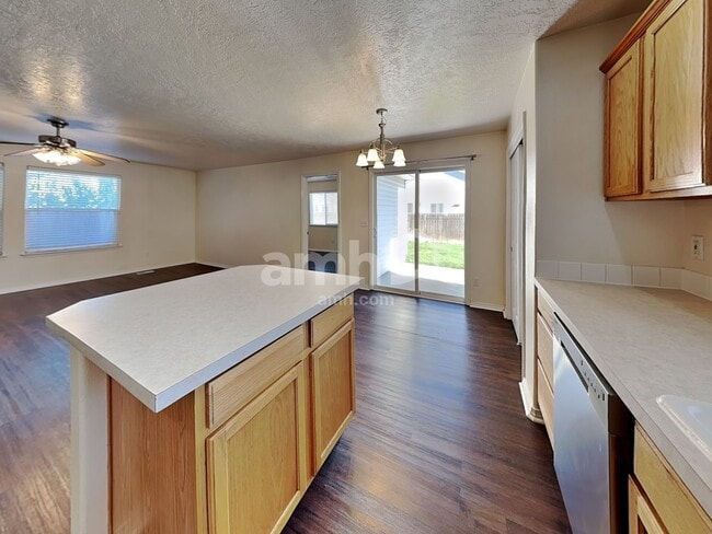 Foto del edificio - 3342 W Wave Dr