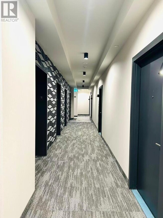 Building Photo - 180 Front St E