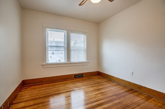 Foto del edificio - 1327 S 13th St