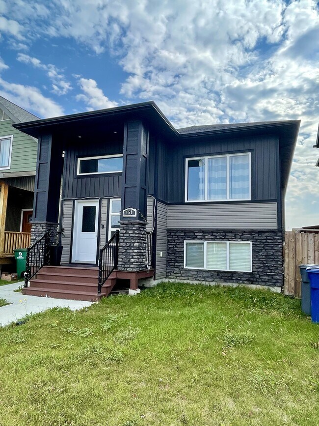 Building Photo - 458 Ells Way