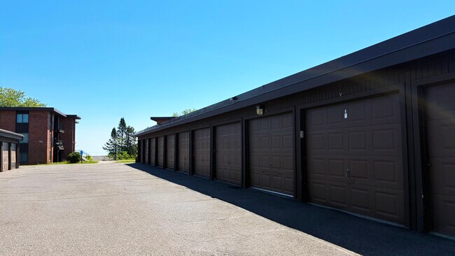 Foto del edificio - Highland Village Apartments
