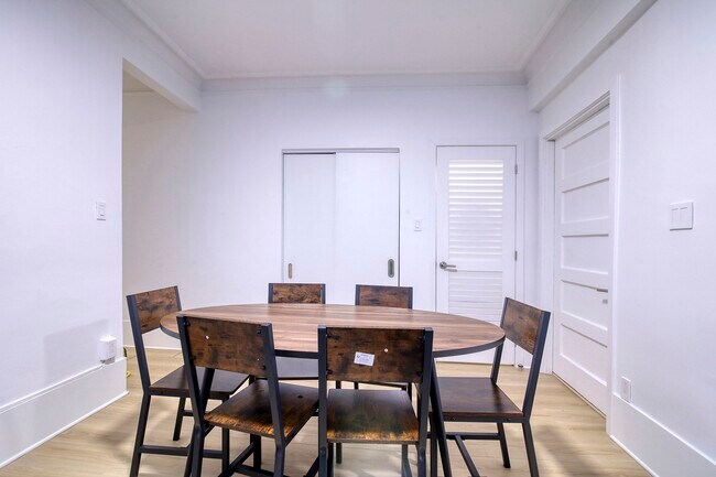 Photo du bâtiment - 1245 Rue St Marc