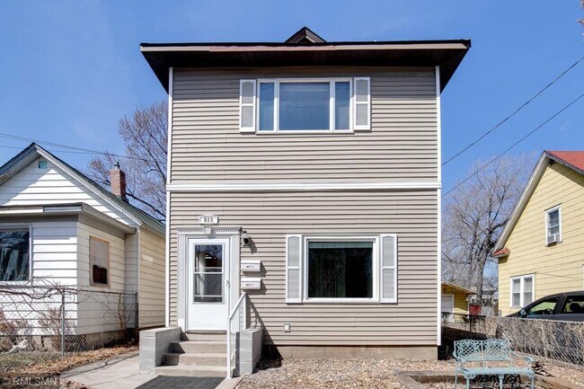 Building Photo - 813 Capitol Heights