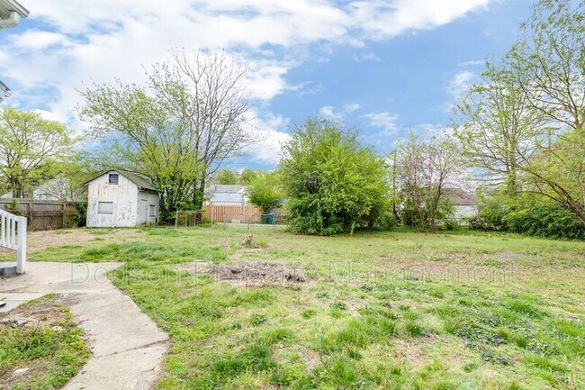 Foto del edificio - 2205 Fenton St