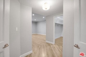 Building Photo - 8642 Gregory Wy