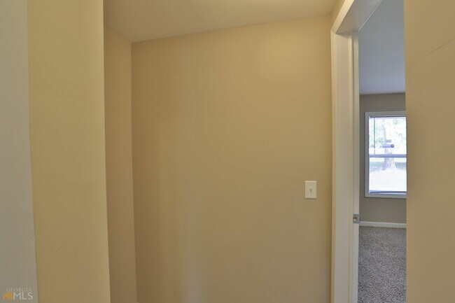 Building Photo - 1001 Blue Springs Ct