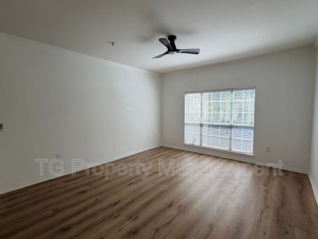 Foto del edificio - 7800 Point Meadows Dr