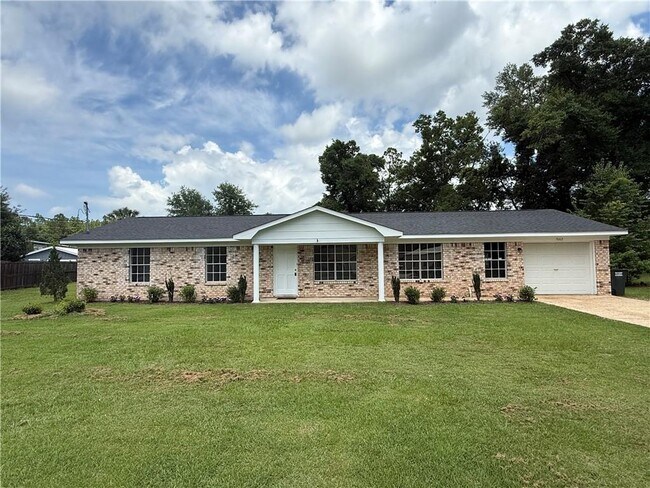 Foto del edificio - 7662 Simmons Dr