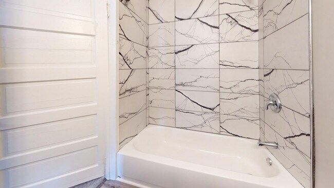 Foto del edificio - Brooklyn Centre Area - 3 Bedroom - Single ...